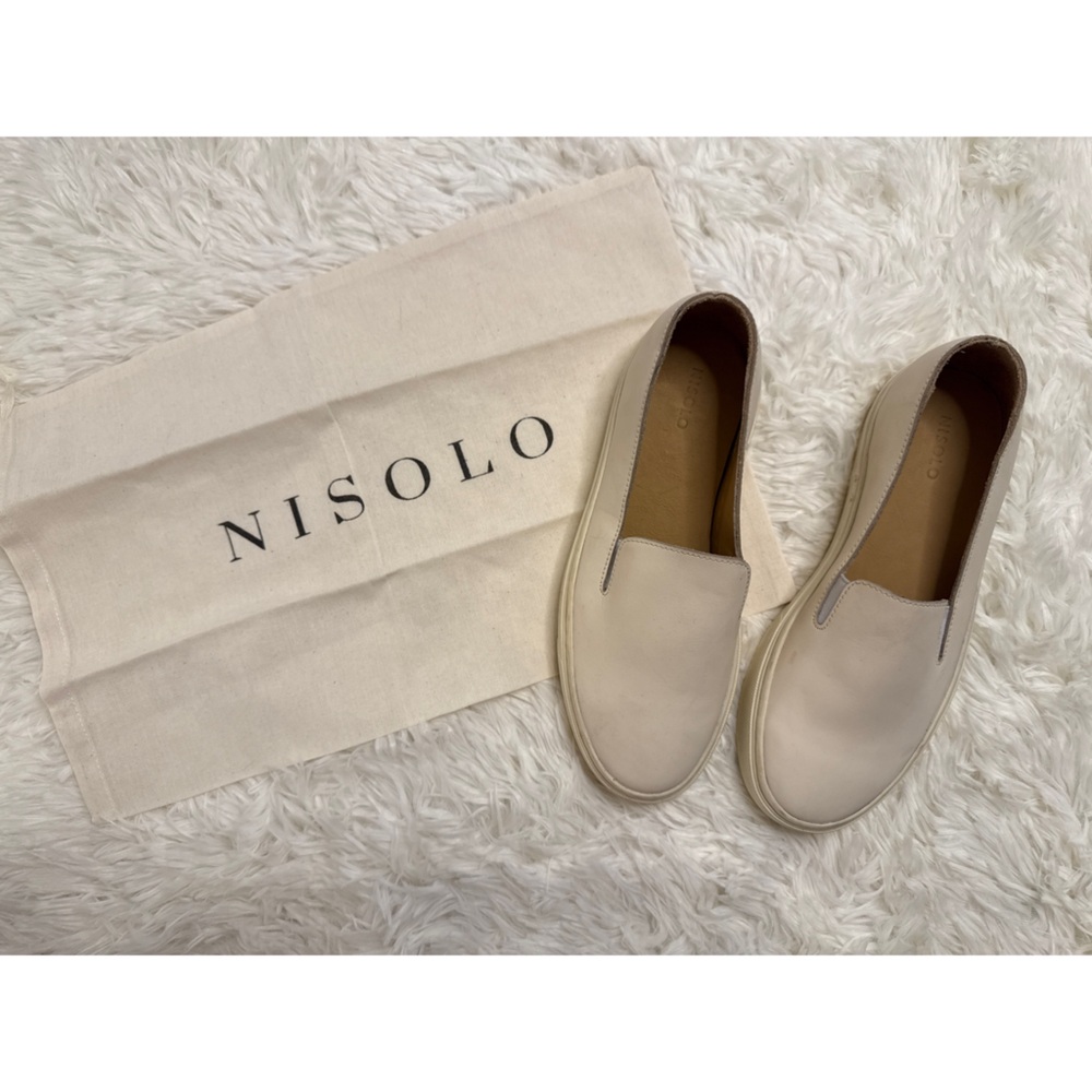 Nisolo  | Luna Slip On | Bone